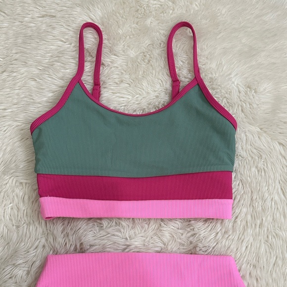 ✨SOLD✨Beach Riot Core Collection In Sage Bloom Colorblock - Picture 5 of 10